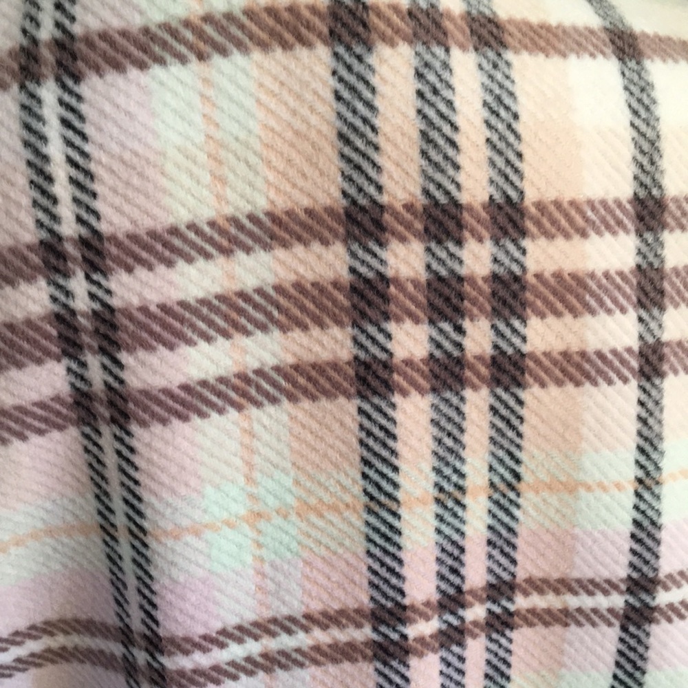 Universal Thread • Brushed Fleece Oversized Plaid Shacket Jacket with Pockets! - Picture 15 of 16